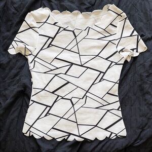 SHEIN Black and White Abstract Scalloped Top